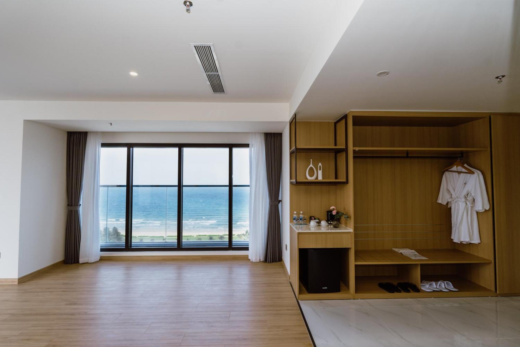Aquamarine Beachfront Resort & Spa คัมรานห์ ภายนอก รูปภาพ
